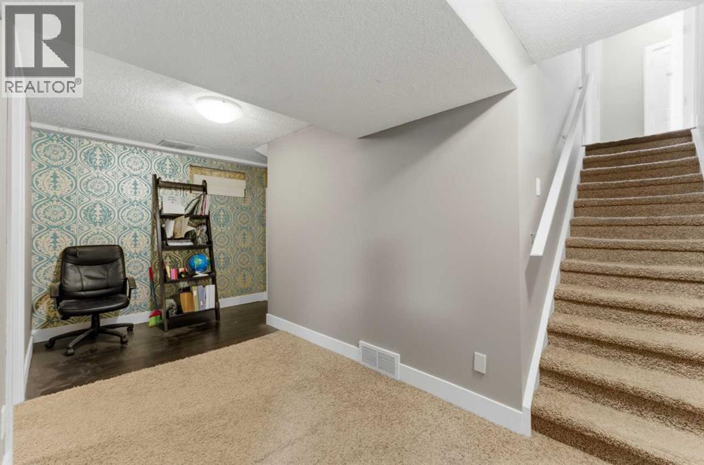 36 Varsity Estates Court NW - 39