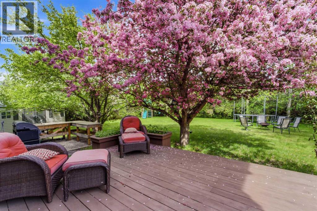 36 Varsity Estates Court NW - 19