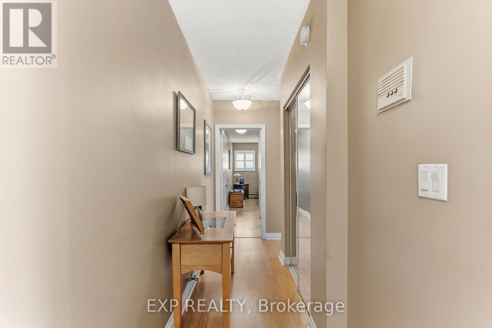#302 38 CHARLTON AVENUE W - 13