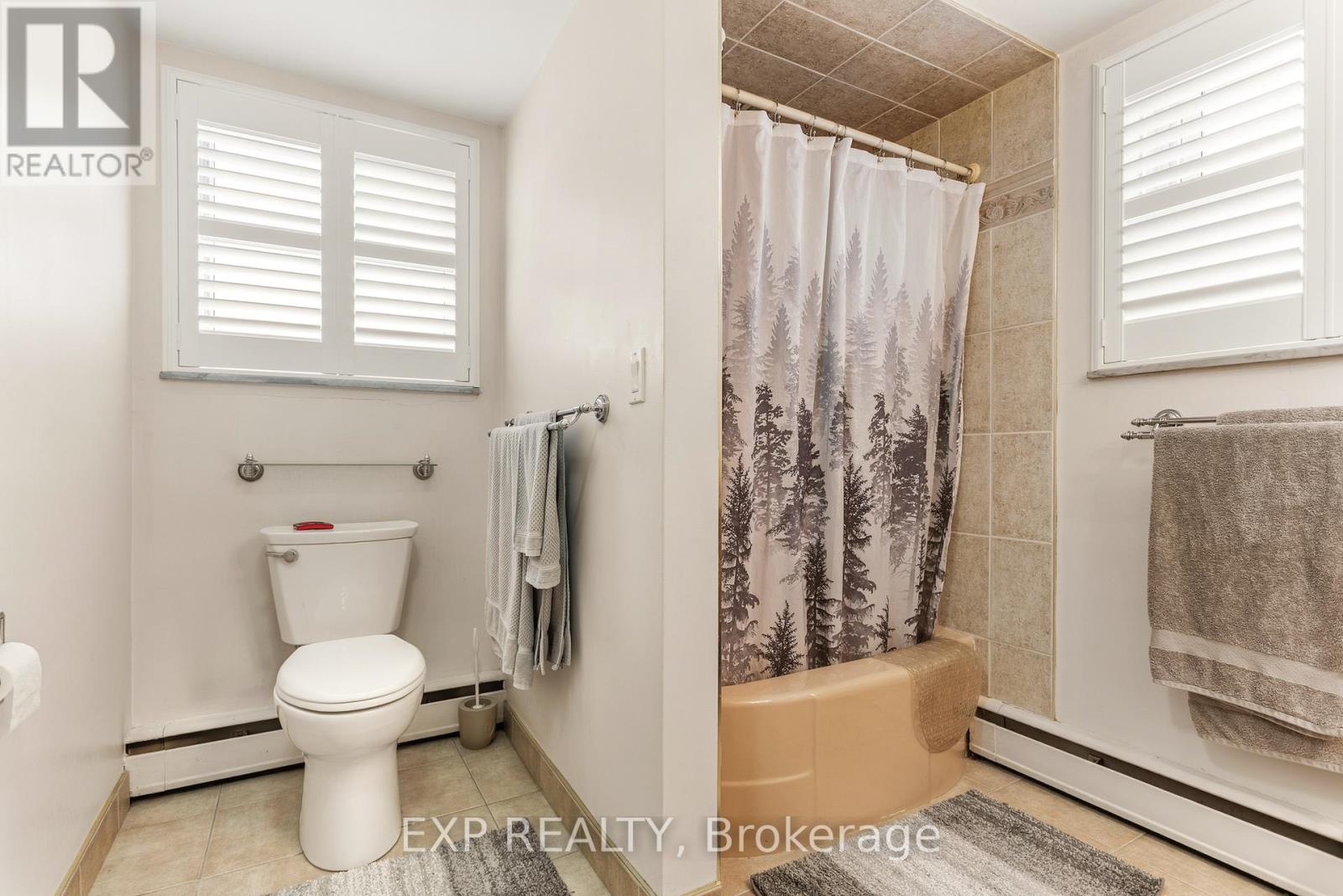 #302 38 CHARLTON AVENUE W - 19