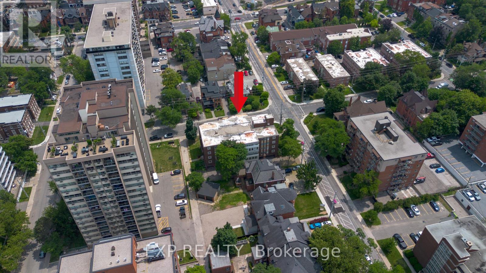#302 38 CHARLTON AVENUE W - 23
