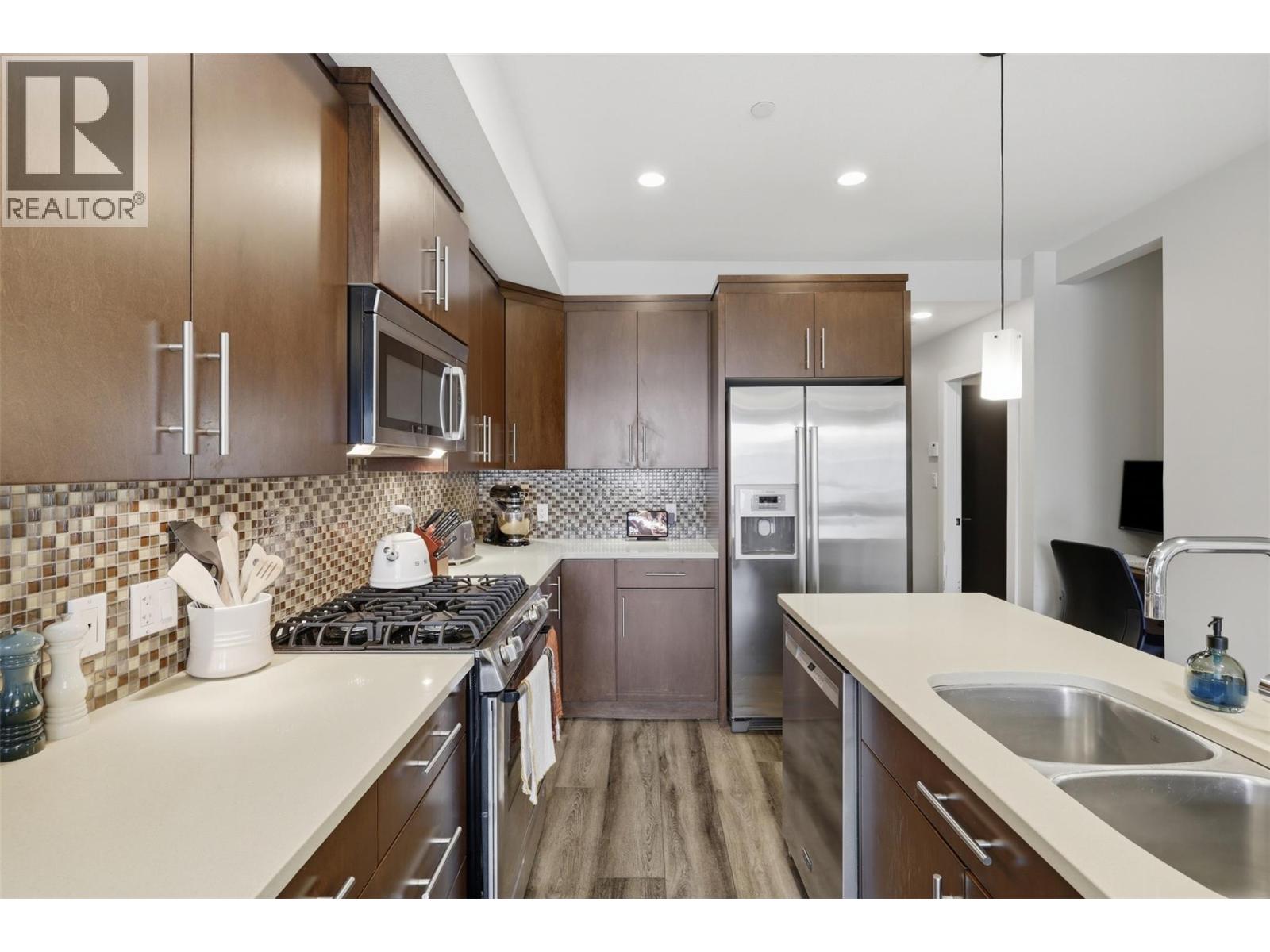 #201 460 5th Avenue - 8