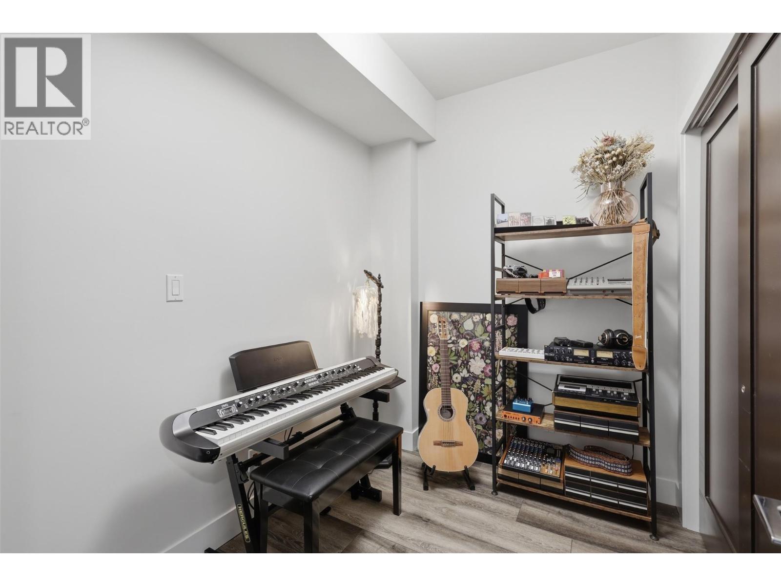 #201 460 5th Avenue - 27