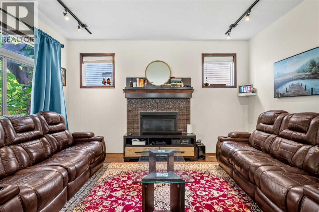 562 Cranston Drive SE - 4