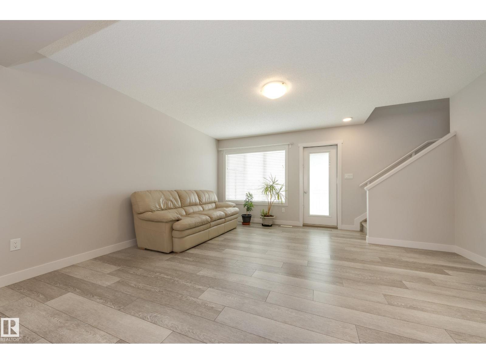 19606 27 AV NW - 6