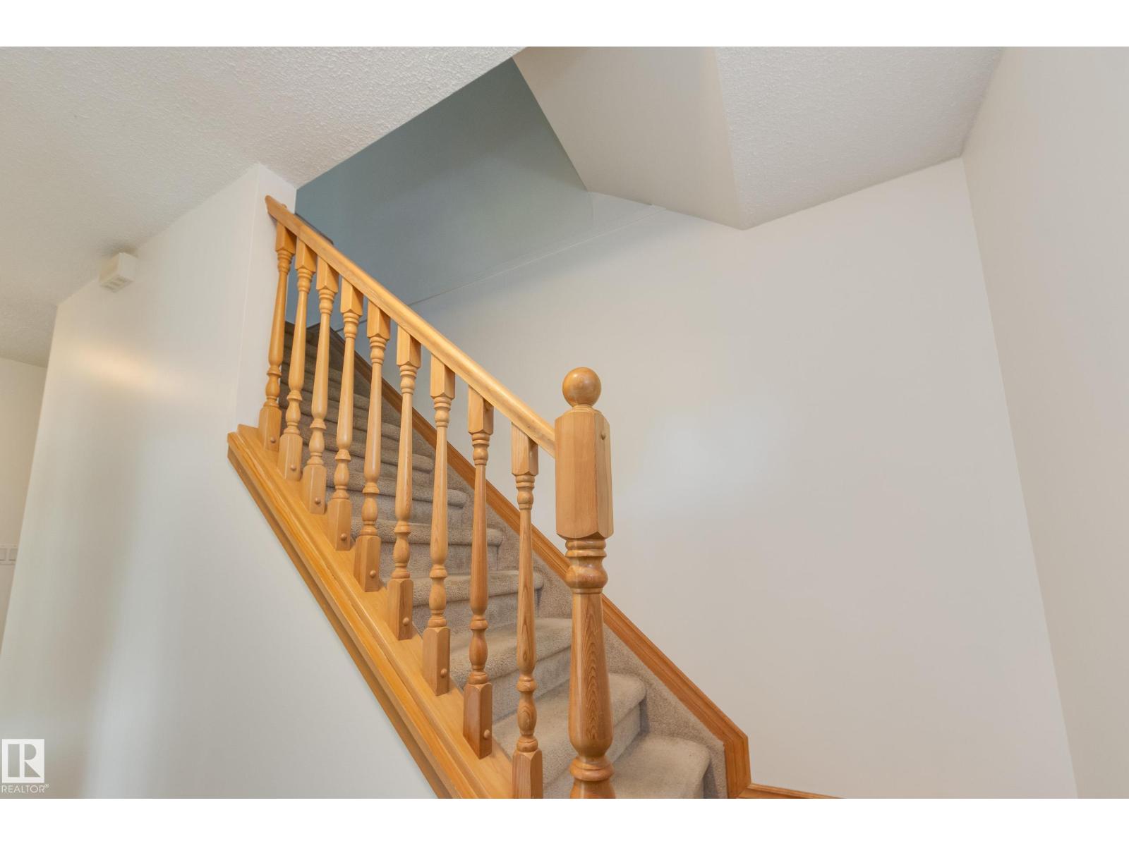126 PRIMROSE GARDENS GD NW — photo 16