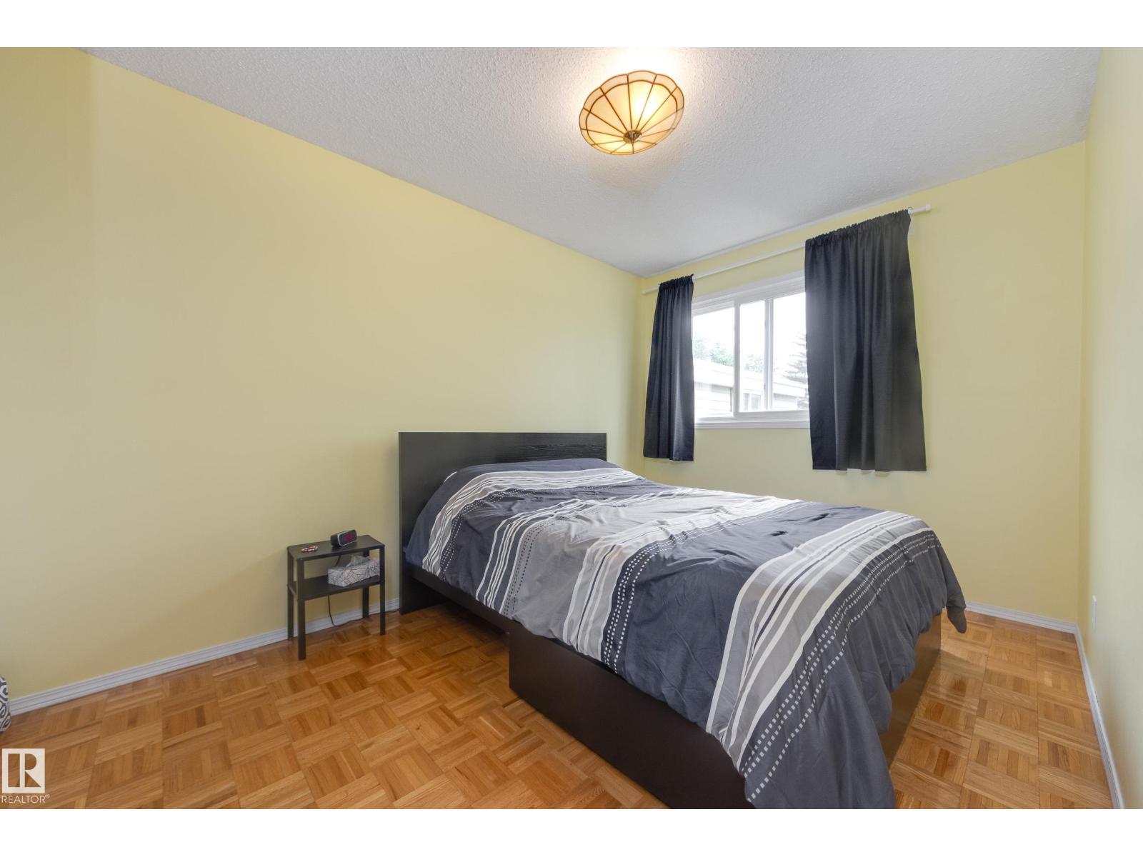 126 PRIMROSE GARDENS GD NW — photo 17