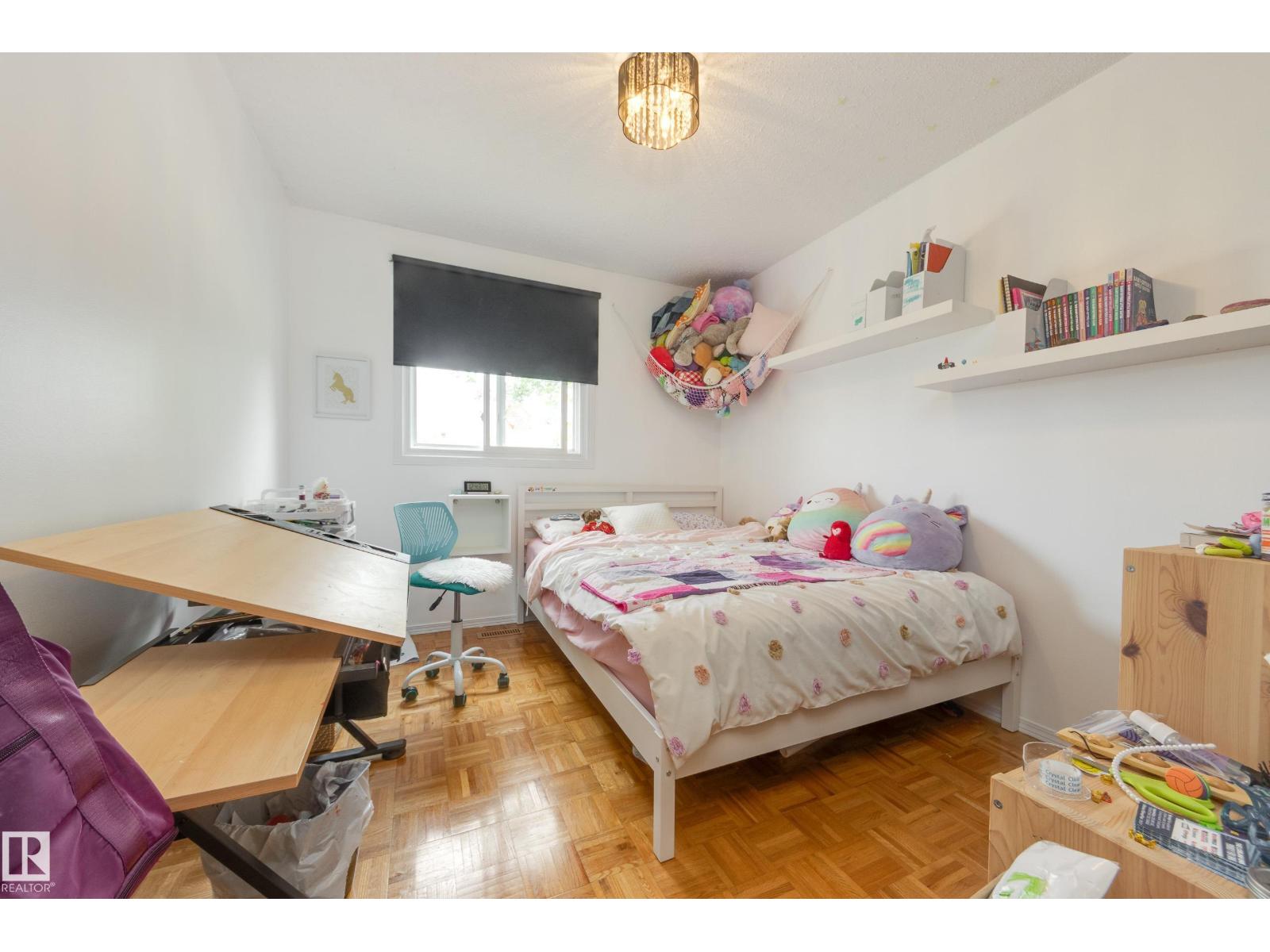 126 PRIMROSE GARDENS GD NW — photo 18