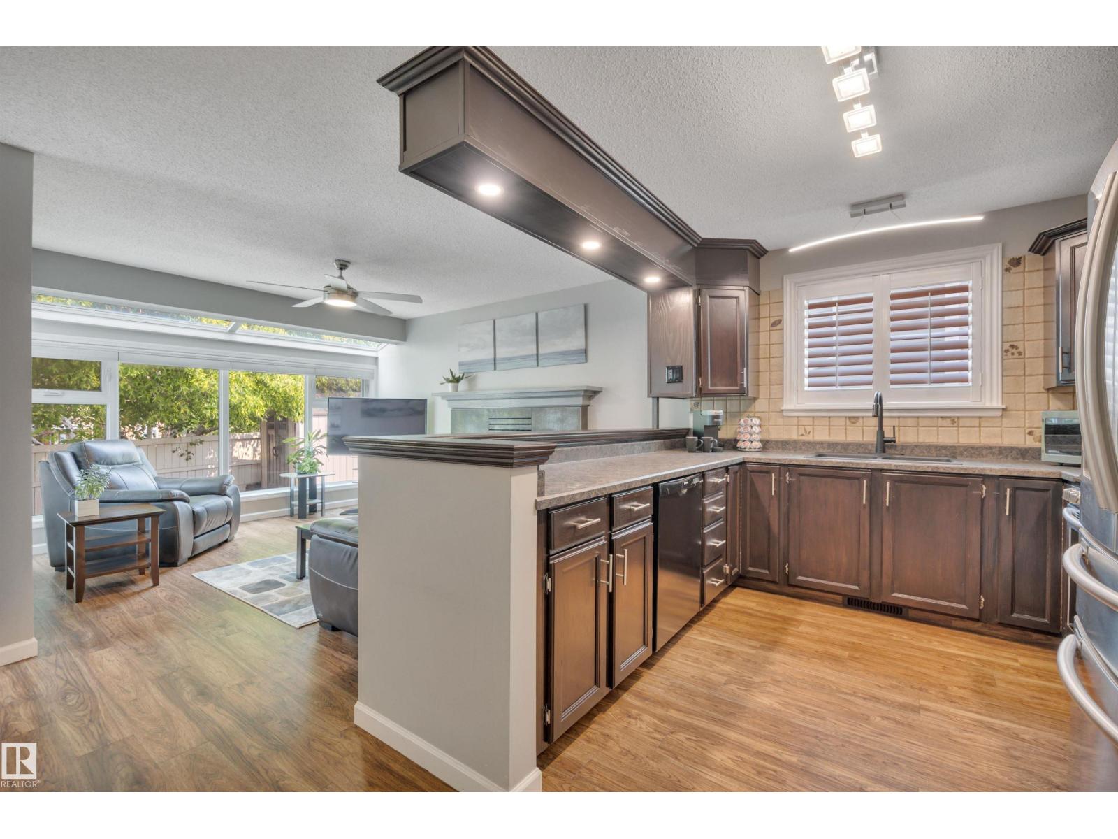 262 VISTA DR — photo 14