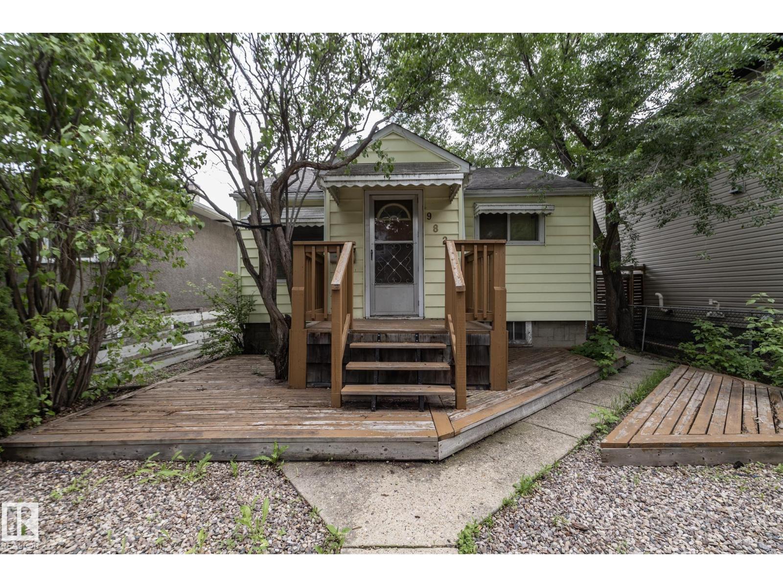 9820 79 AV NW - photo 2