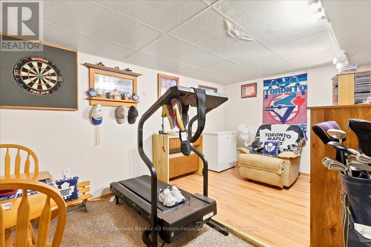 75 EDISON CRESCENT - 23