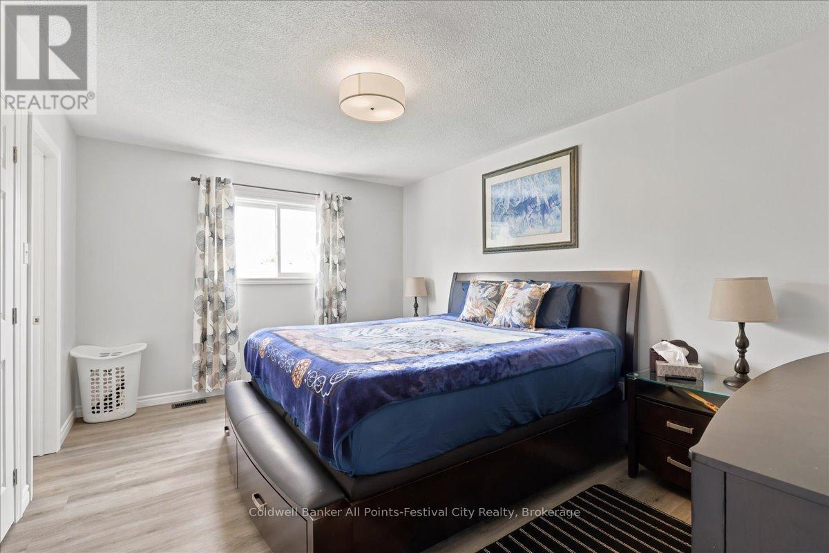 75 EDISON CRESCENT - 25