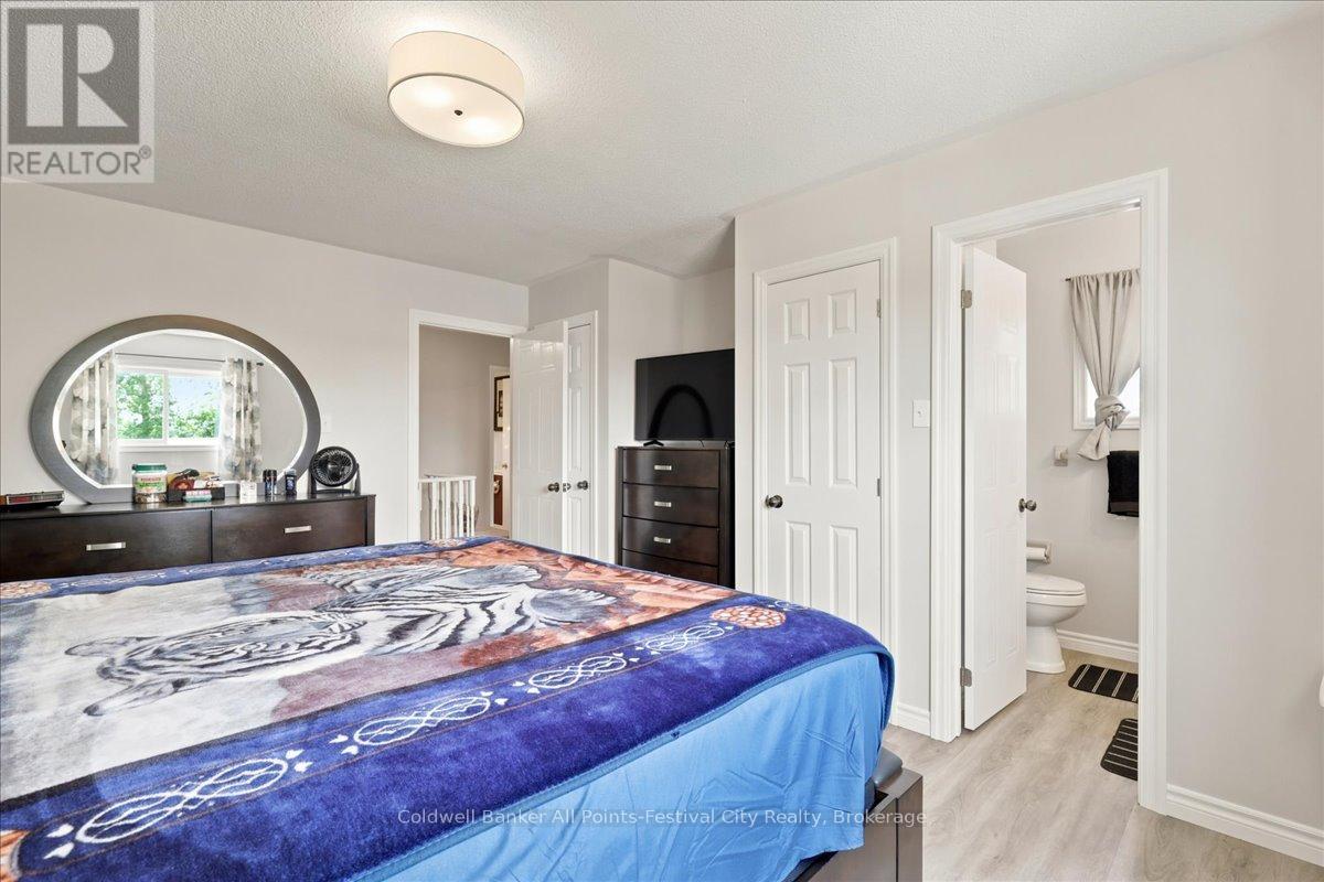 75 EDISON CRESCENT - 26
