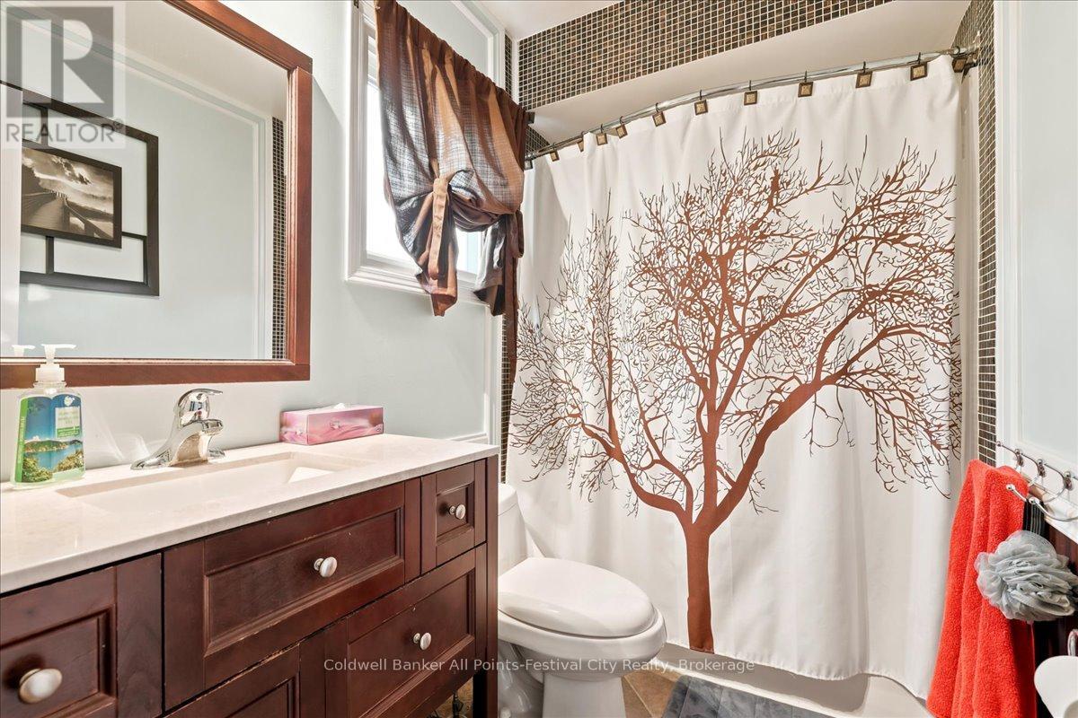 75 EDISON CRESCENT - 30