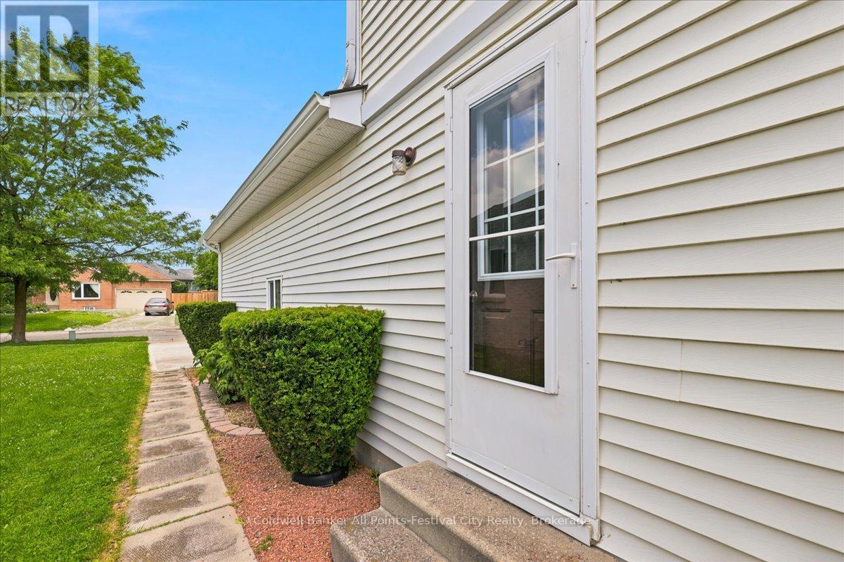 75 EDISON CRESCENT - 40