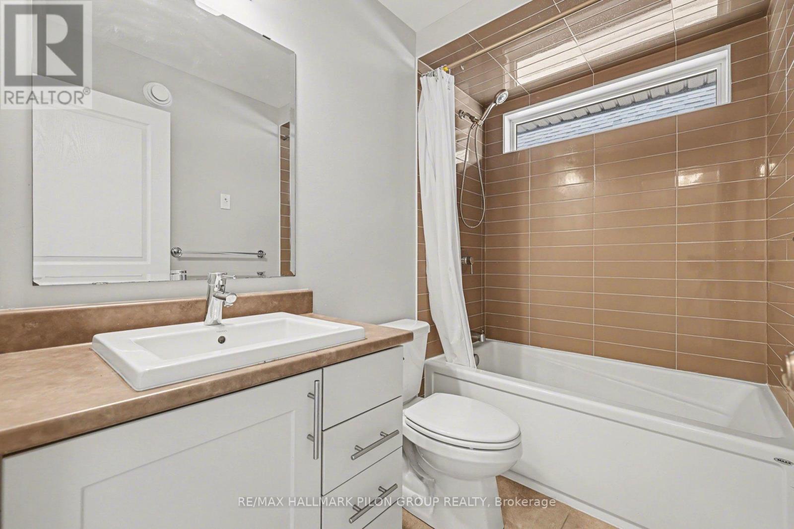 5 Bed, 4 Bath House for Sale in Ottawa – 266 SHINLEAF CRESCENT, Ottawa – MLS# X13514408 - Image 17