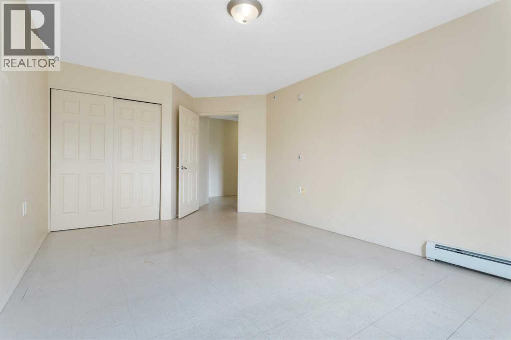 #301 80A Kelloway Crescent - 14
