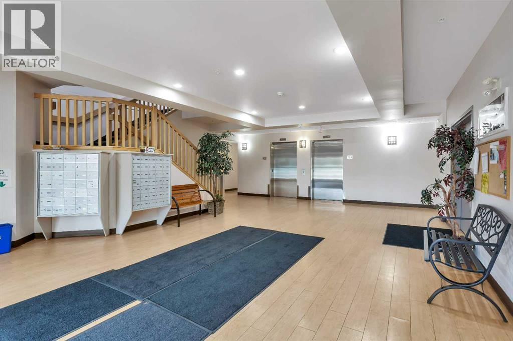 #301 80A Kelloway Crescent - 23