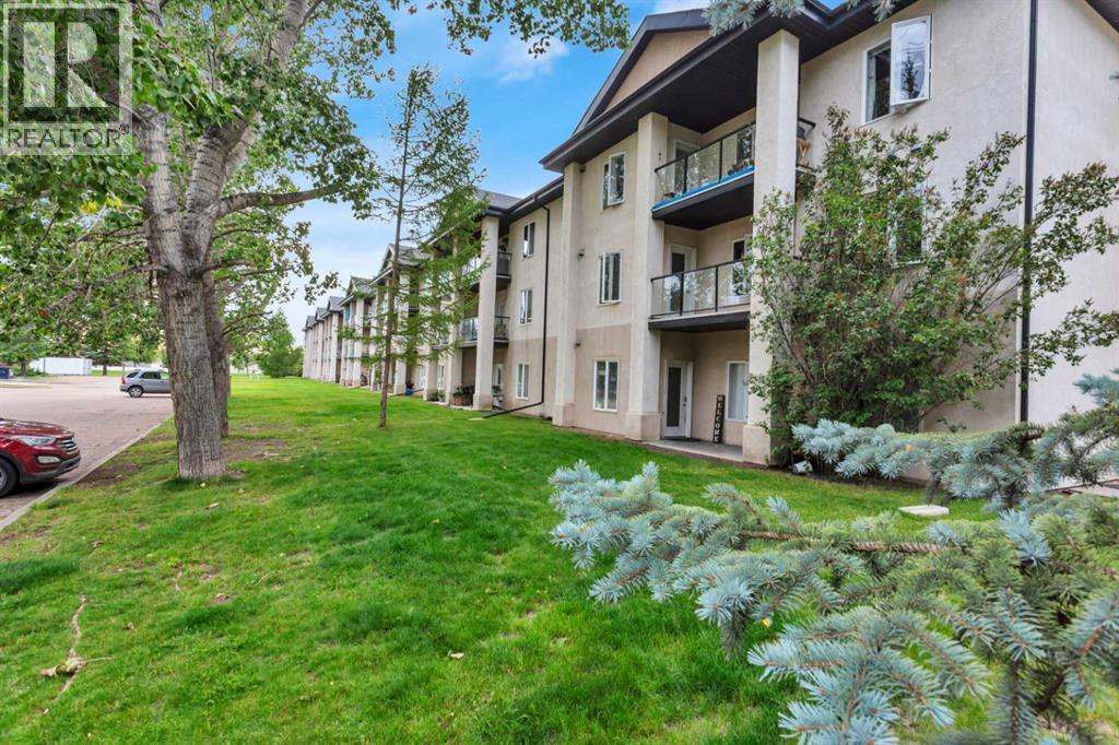 #301 80A Kelloway Crescent - 3