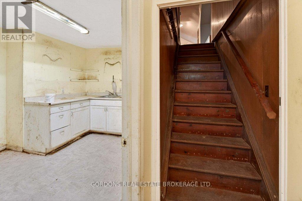 1000 UNITY ROAD - Image 32