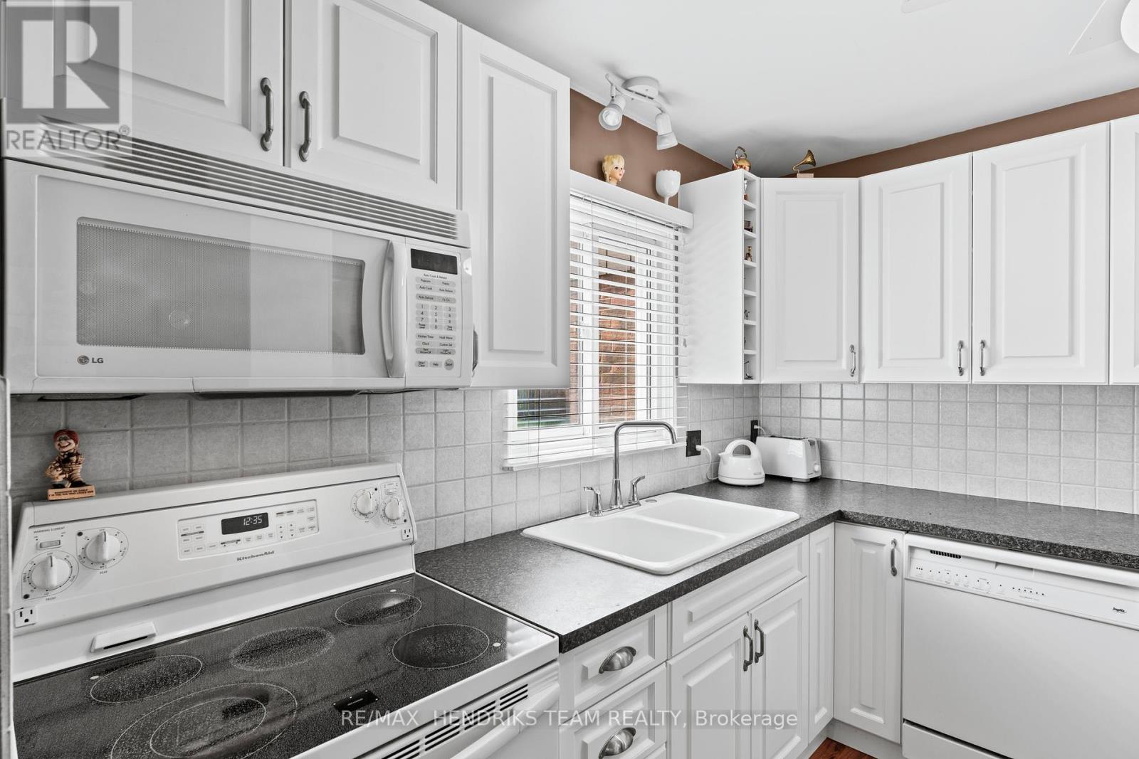 #20 64 FORSTER STREET - 4