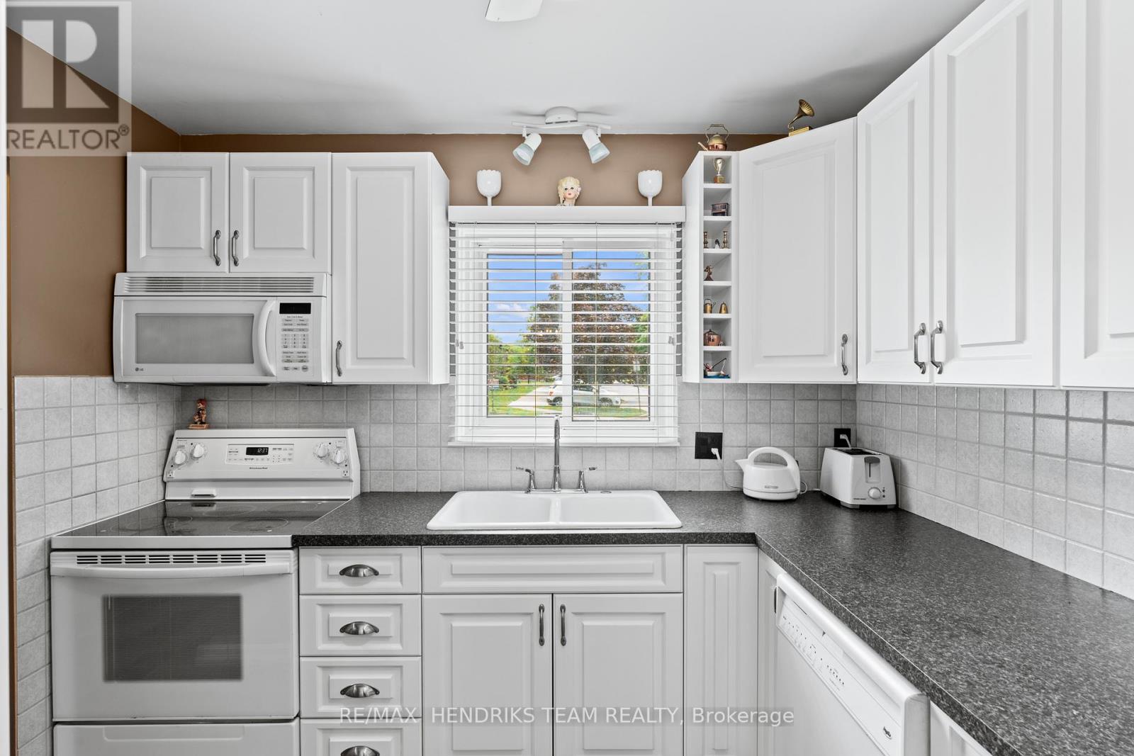 #20 64 FORSTER STREET - 6