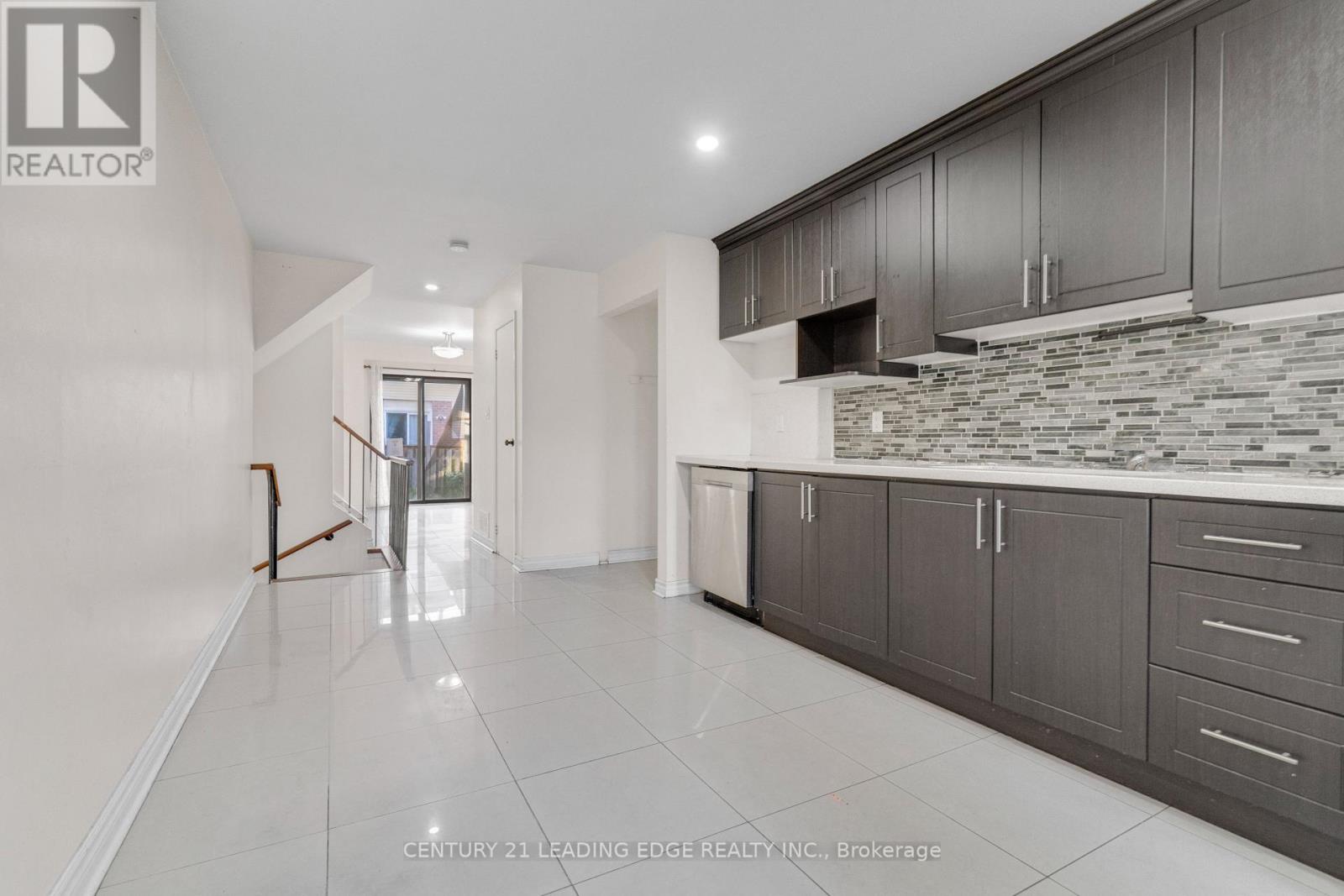 5 KIMBERCROFT COURT - 4