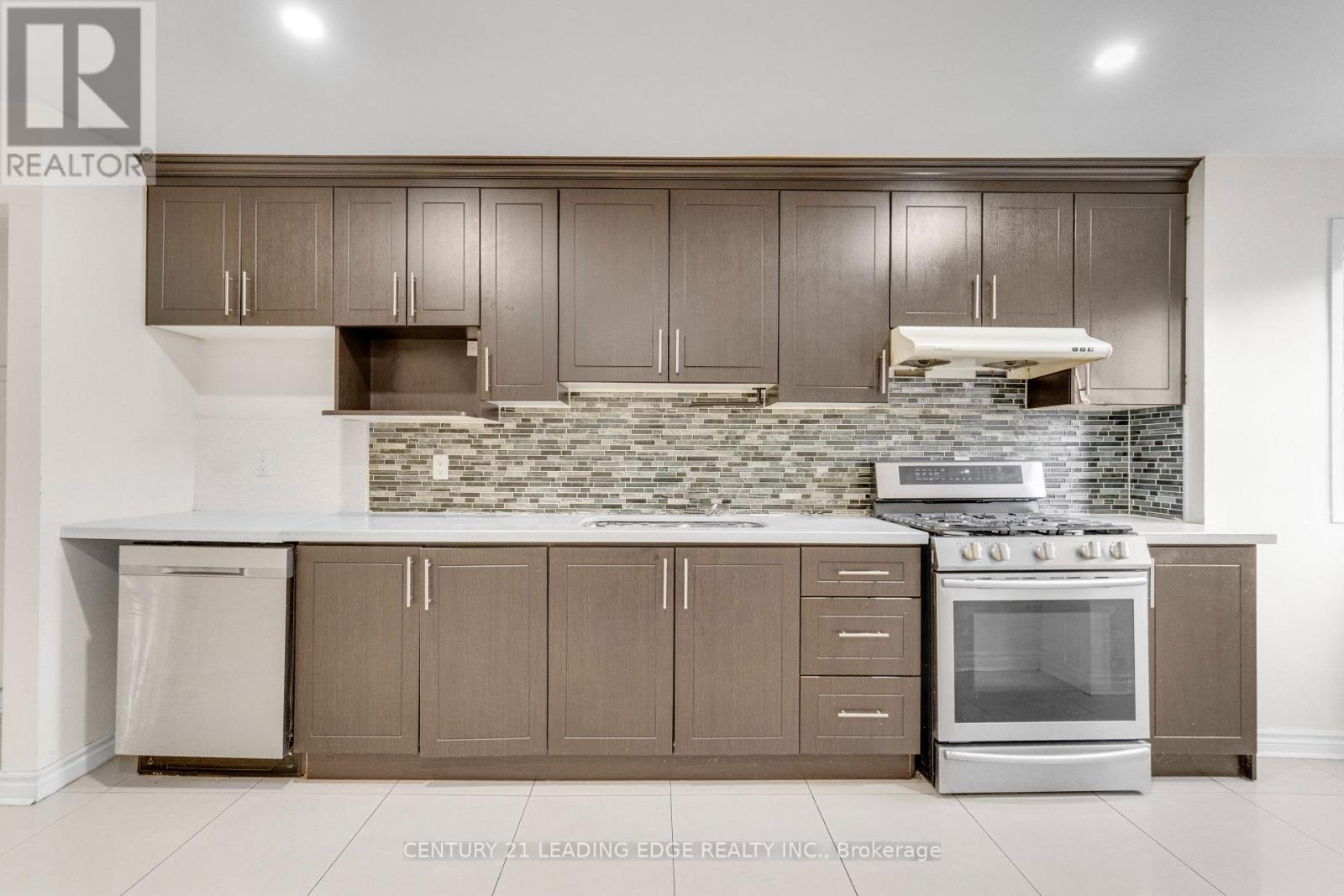5 KIMBERCROFT COURT - 7