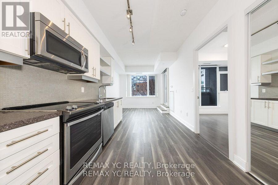 #217 525 ADELAIDE STREET W - 3
