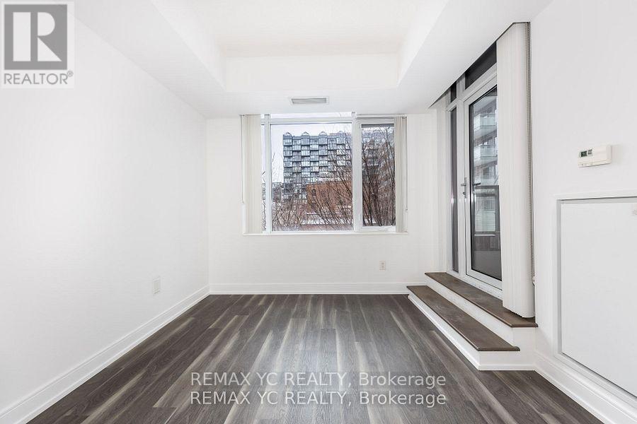 #217 525 ADELAIDE STREET W - 6