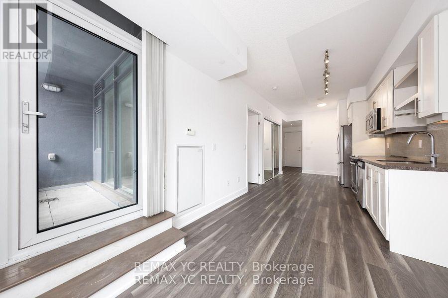 #217 525 ADELAIDE STREET W - 8
