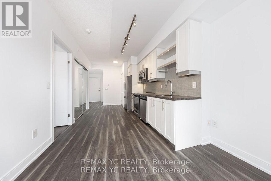 #217 525 ADELAIDE STREET W - 9