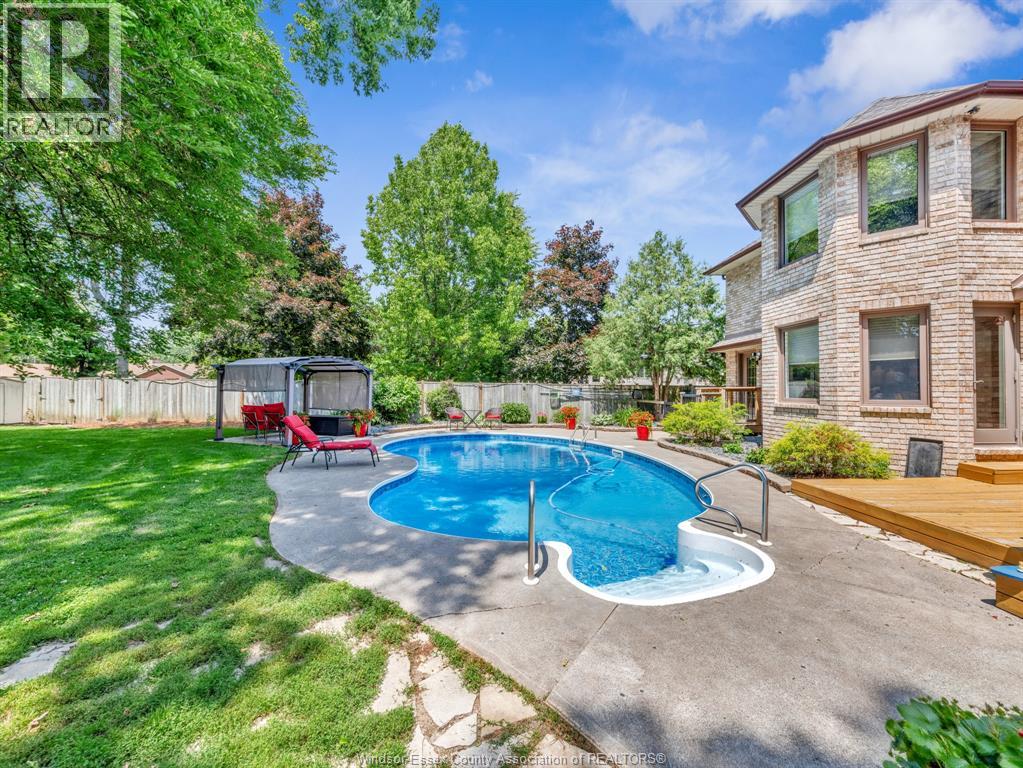 205 WOODLAND DRIVE - 12