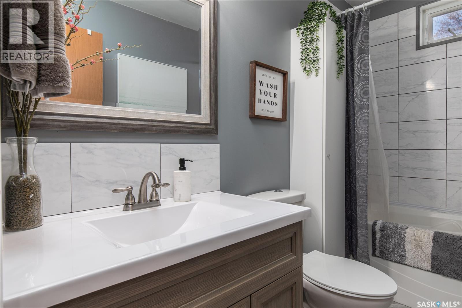25 Alice CRESCENT - 21