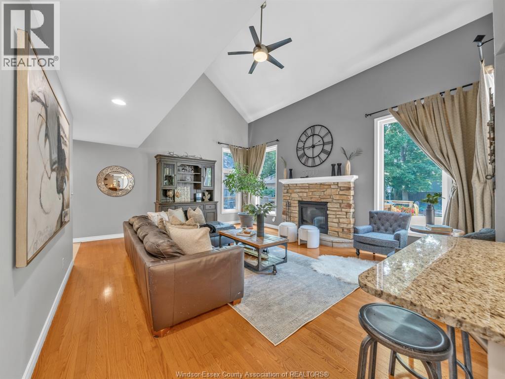 205 WOODLAND DRIVE - 19