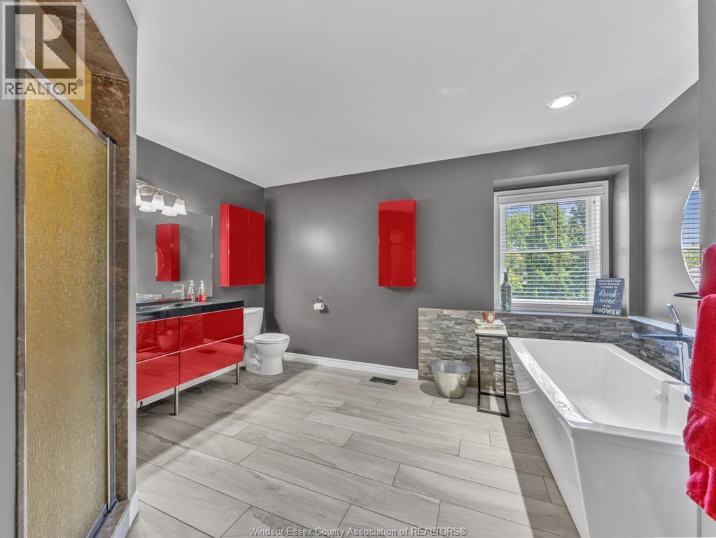 205 WOODLAND DRIVE - 40