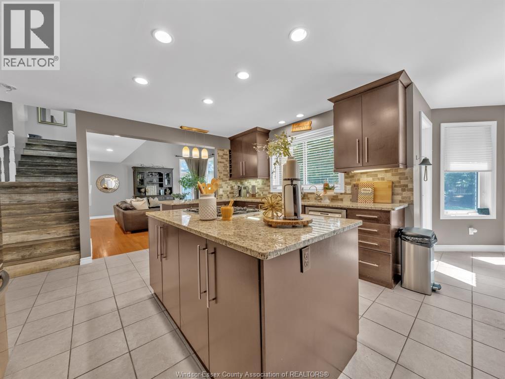 205 WOODLAND DRIVE - 23