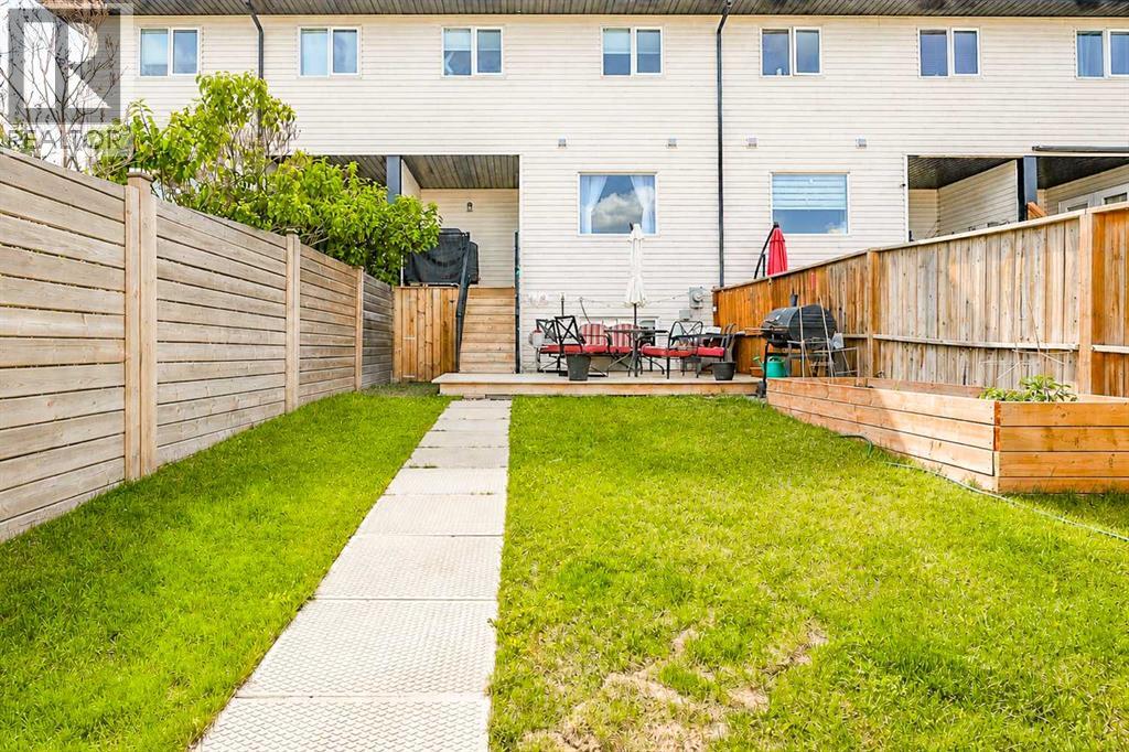 306 17 Street E — photo 39
