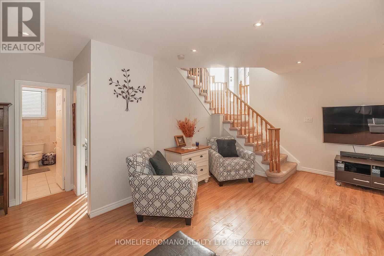 25 BEDELL CRESCENT - 26