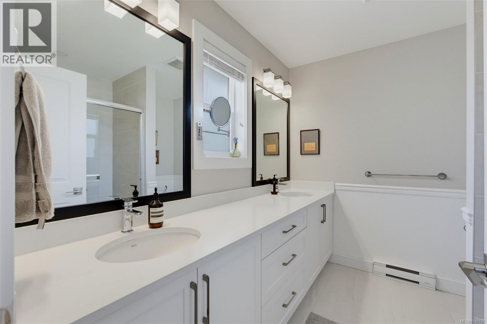 1102 Crispin Pl - 24
