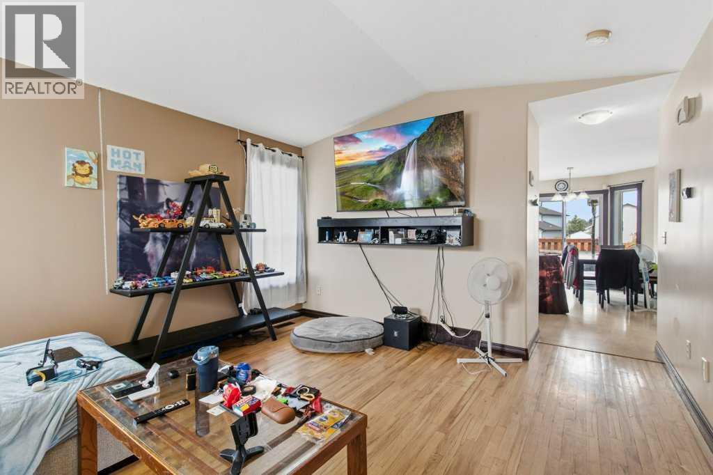 Listing photo – 28 Hunter Road, Sylvan Lake