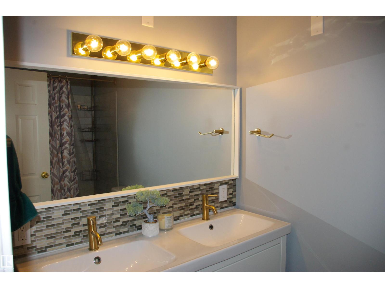 47 BIRCH DR — photo 23