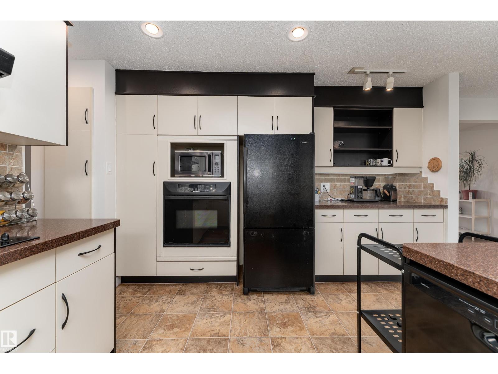 13616 137 ST NW - 10