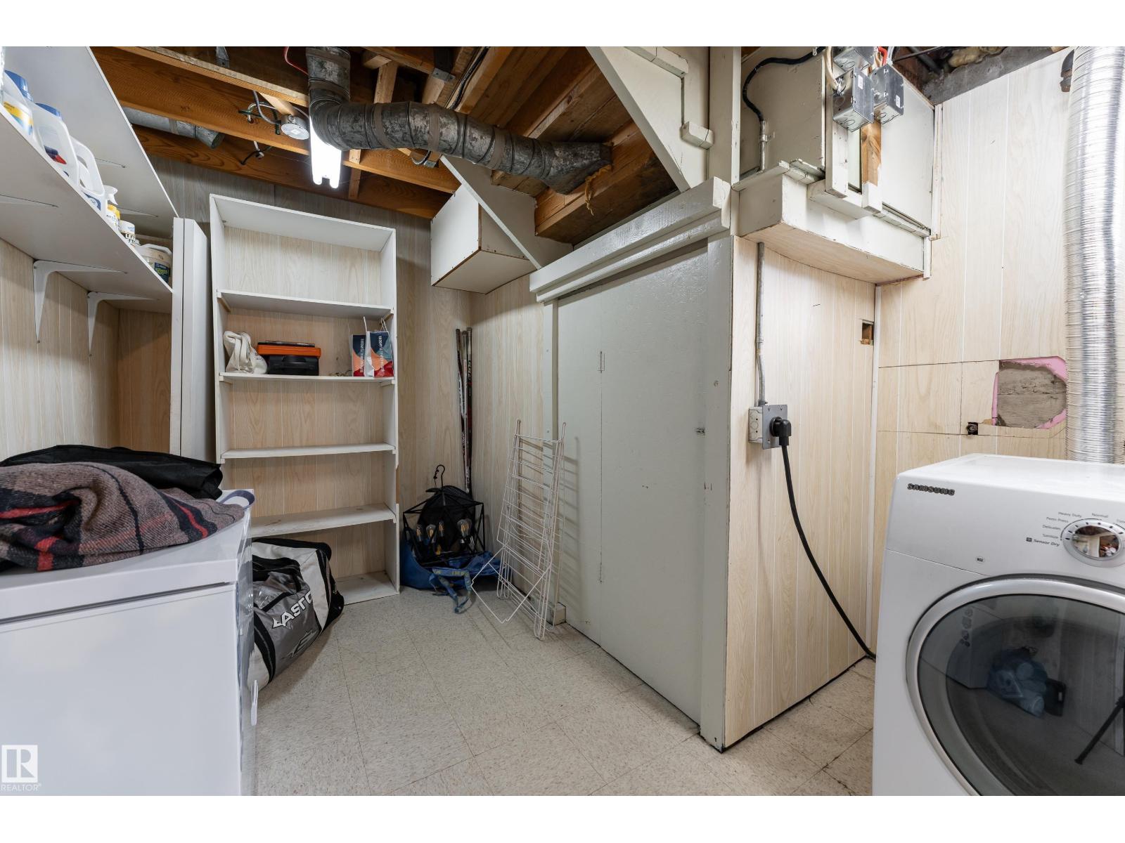 13616 137 ST NW - 23