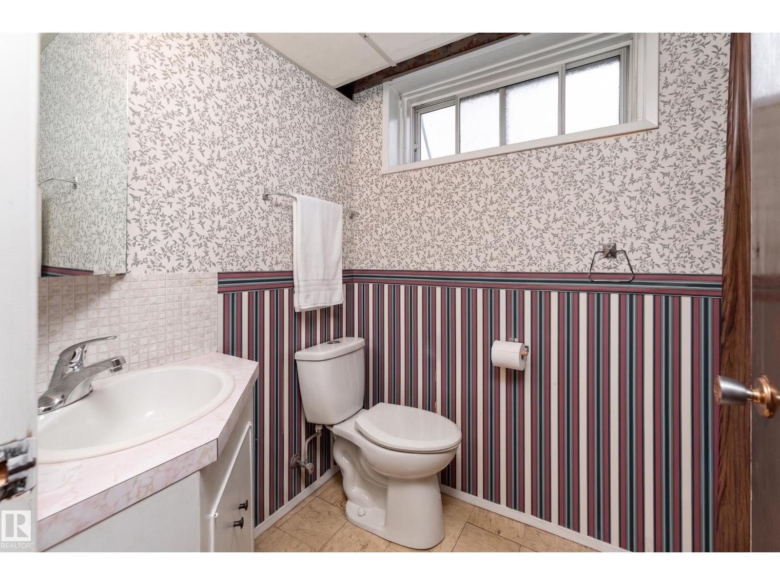 13616 137 ST NW - 28
