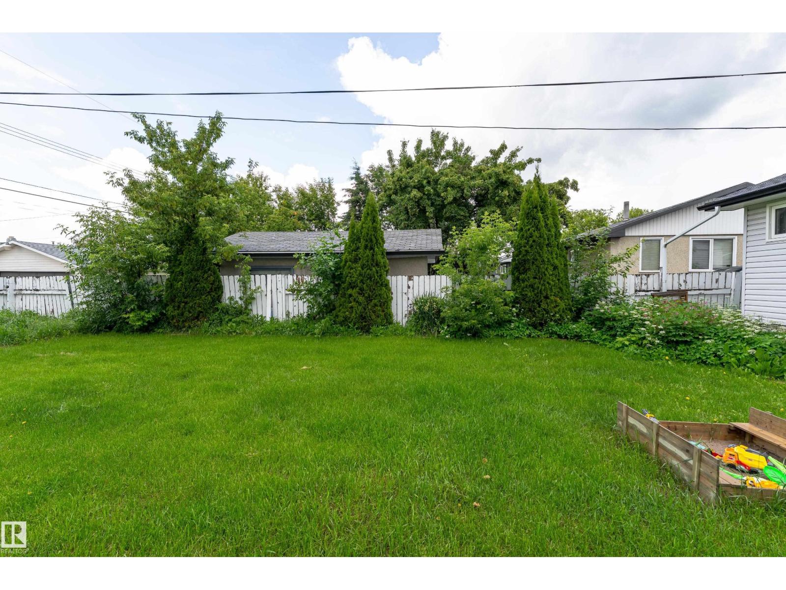 13616 137 ST NW - 38