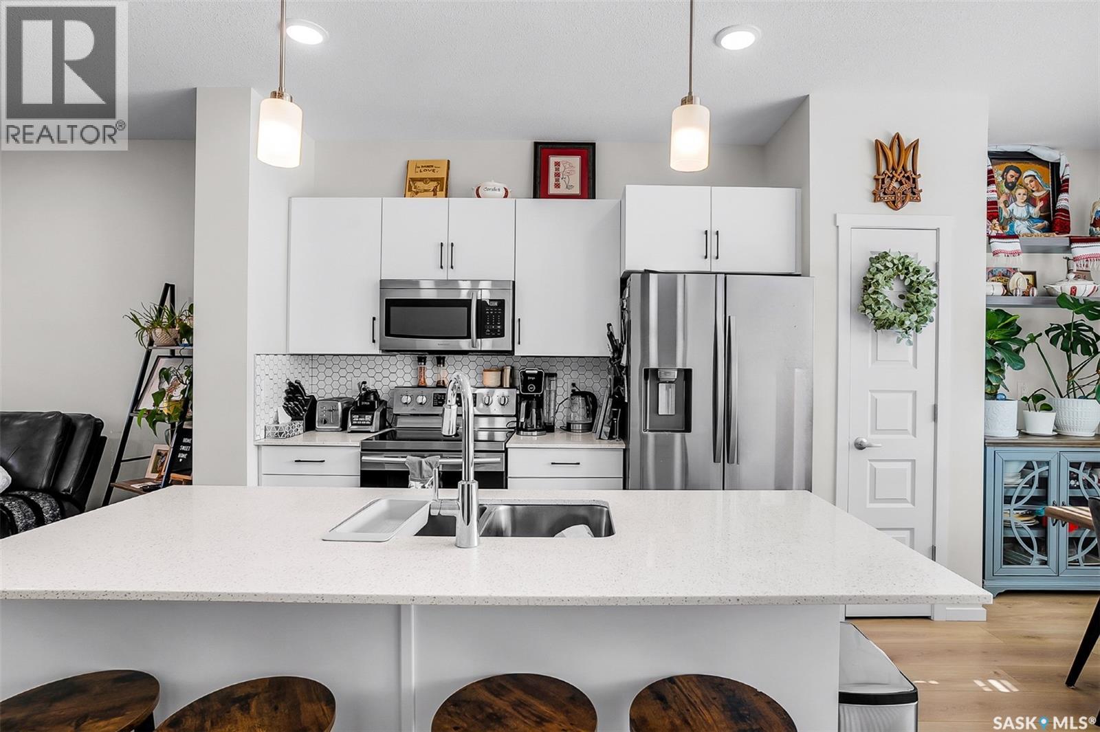 #4238 Brighton CIRCLE - 11