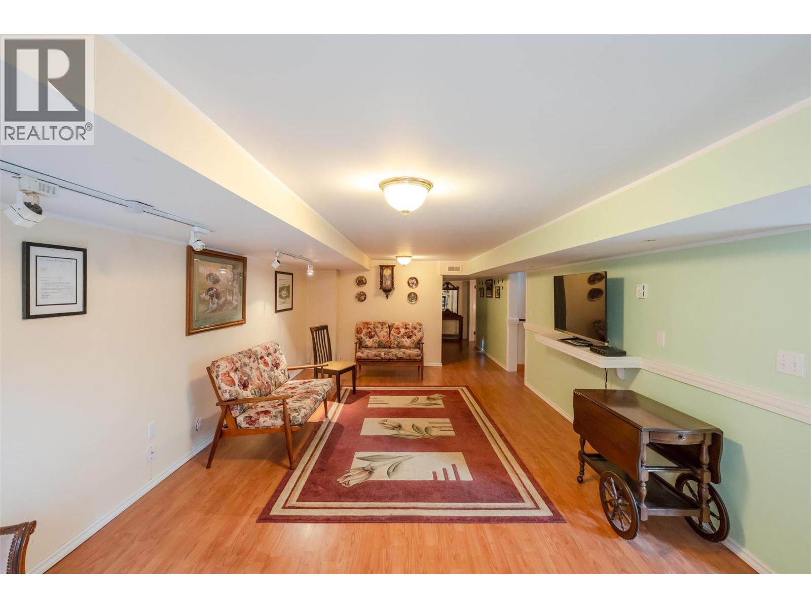 76 Huth Avenue - 34