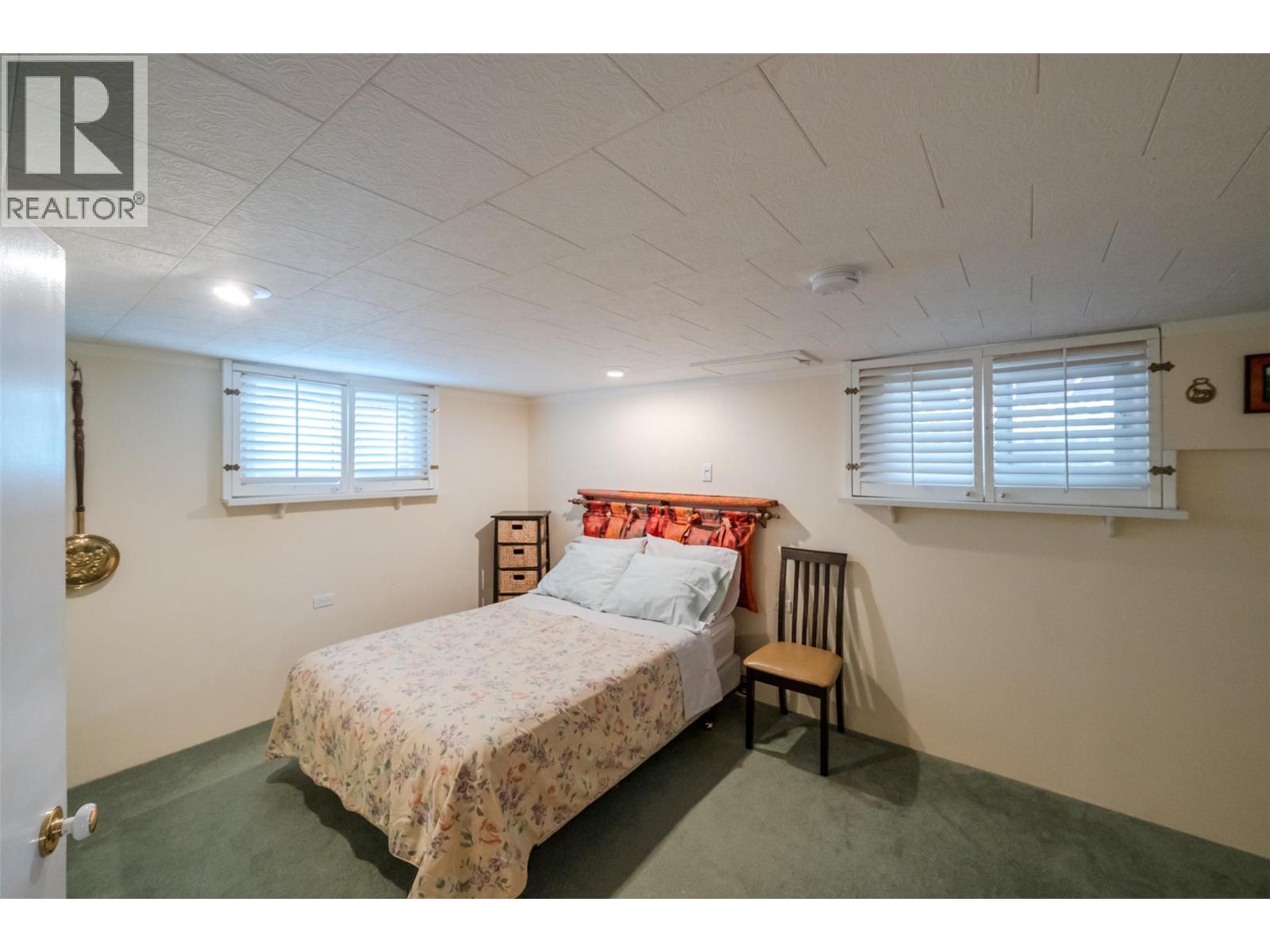 76 Huth Avenue - 41