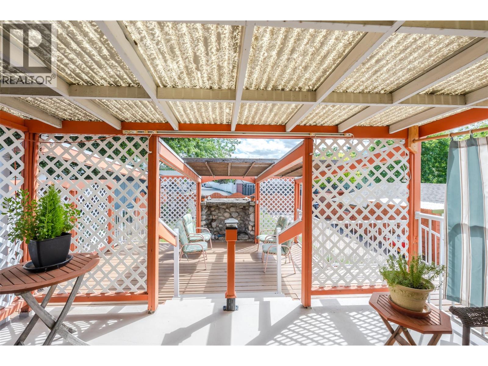 76 Huth Avenue - 24